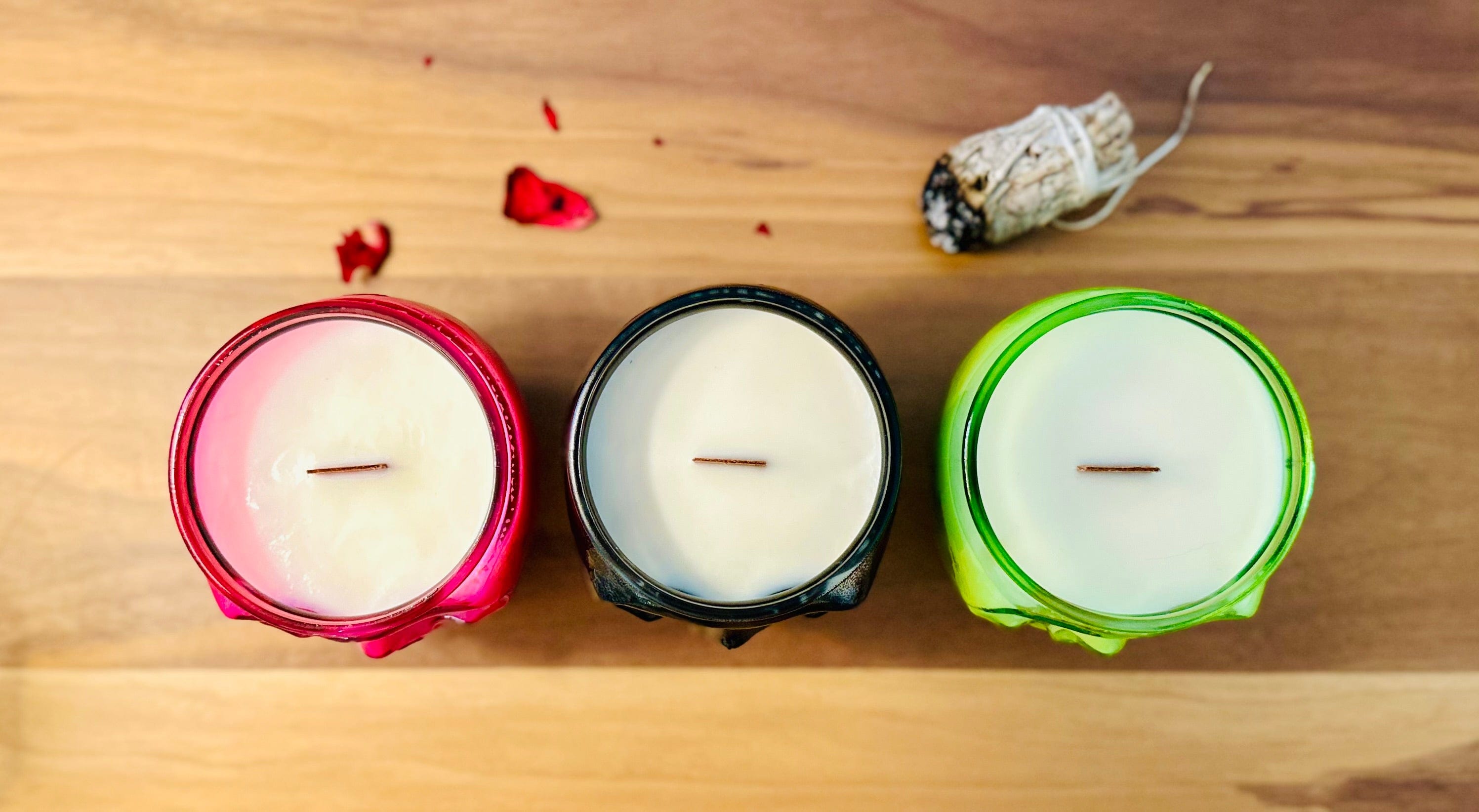 Which skull speaks to your soul? 💗💚🖤
Choose your candle vibe and let the ritual begin.