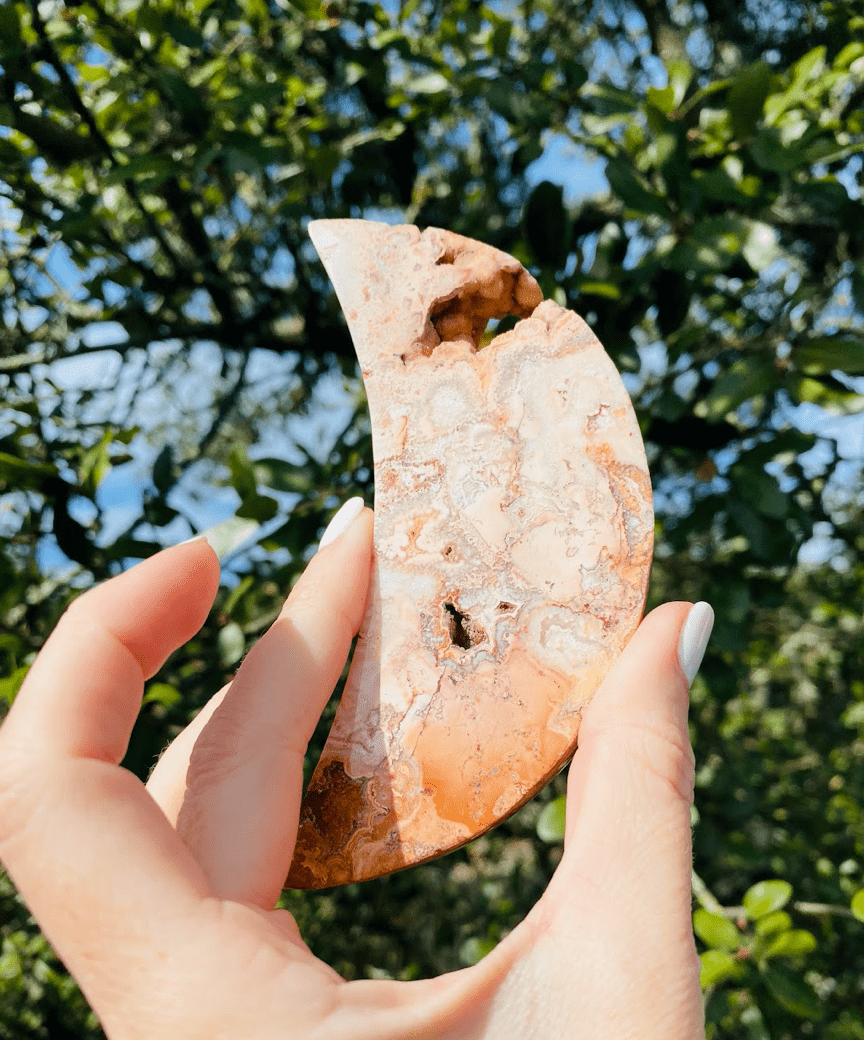 Agate Moon looks even better under the sun