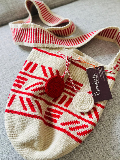 CodeSpa The Converse Crossbody Bag, handmade with Hilo, Lana, and Fique fibers, embodies the tradition of indigenous storytelling