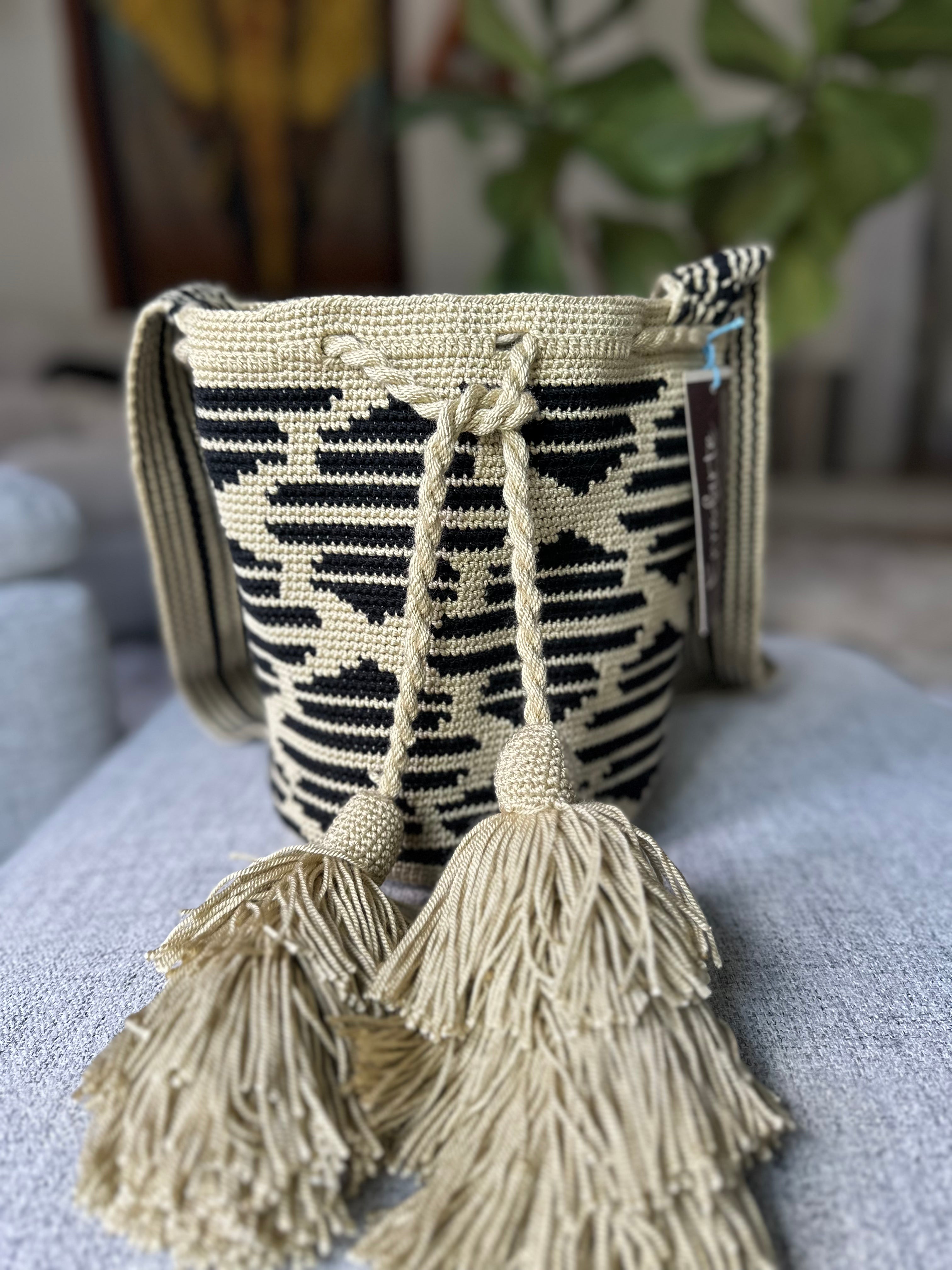 Handcrafted over 30 days, the CodeSpa Tambalguarí Bag reflects indigenous wisdom and life cycles through its intricate design