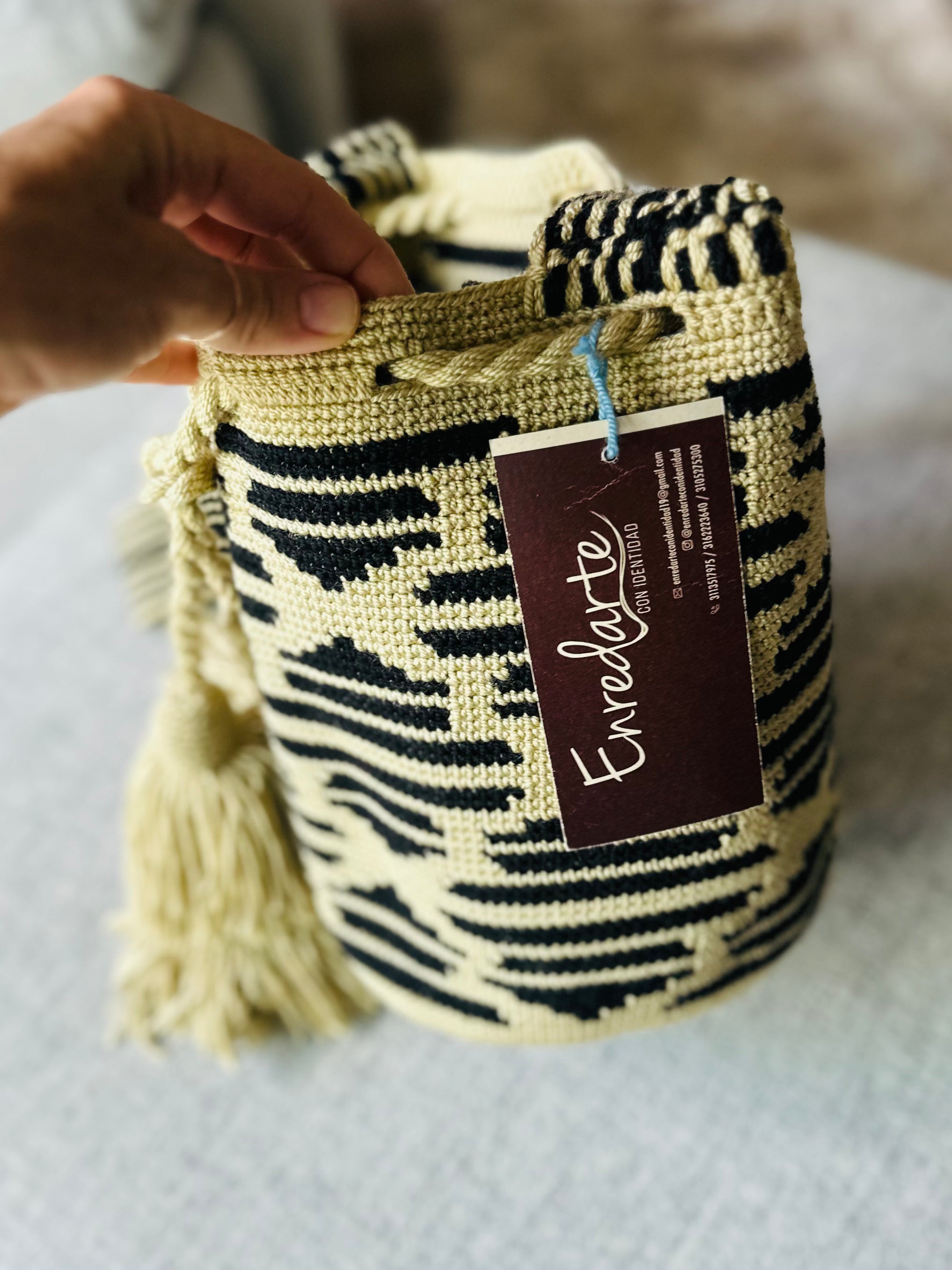 CodeSpa Tambalguarí Bag, crafted from high-quality fibers, embodies the life spiral and supports indigenous women artisans