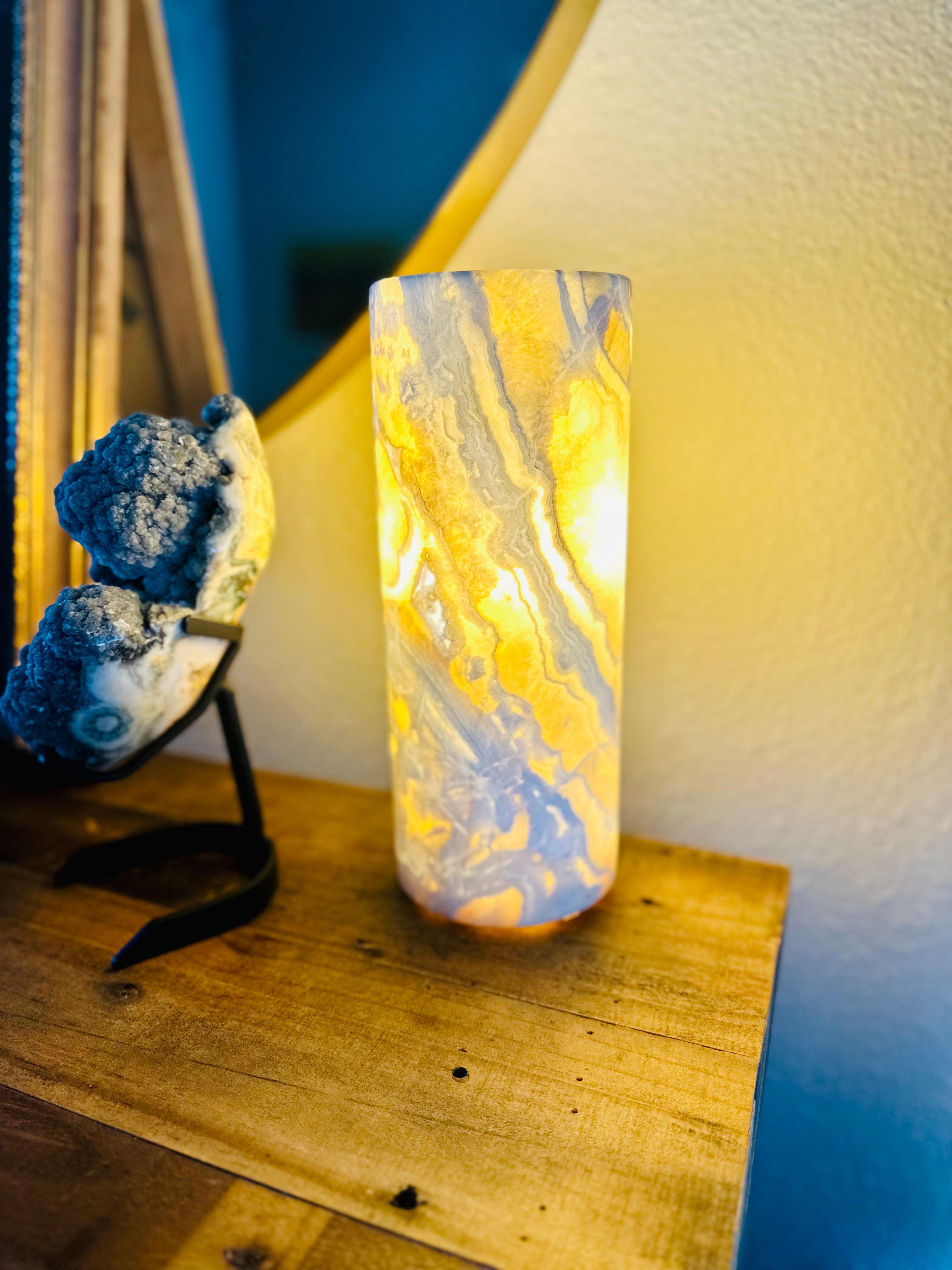 Cloudy Onyx Lamp with soft cream and white tones, radiating gentle light, perfect for relaxation