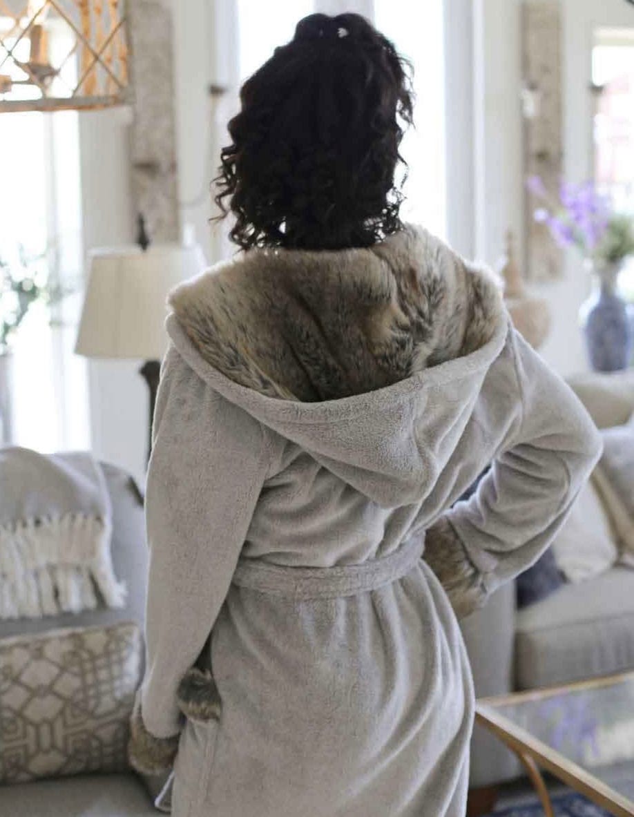 Zurich Luxe Robe – wrap yourself in ultimate comfort with this ultra-soft, cozy robe, perfect for lounging and self-care