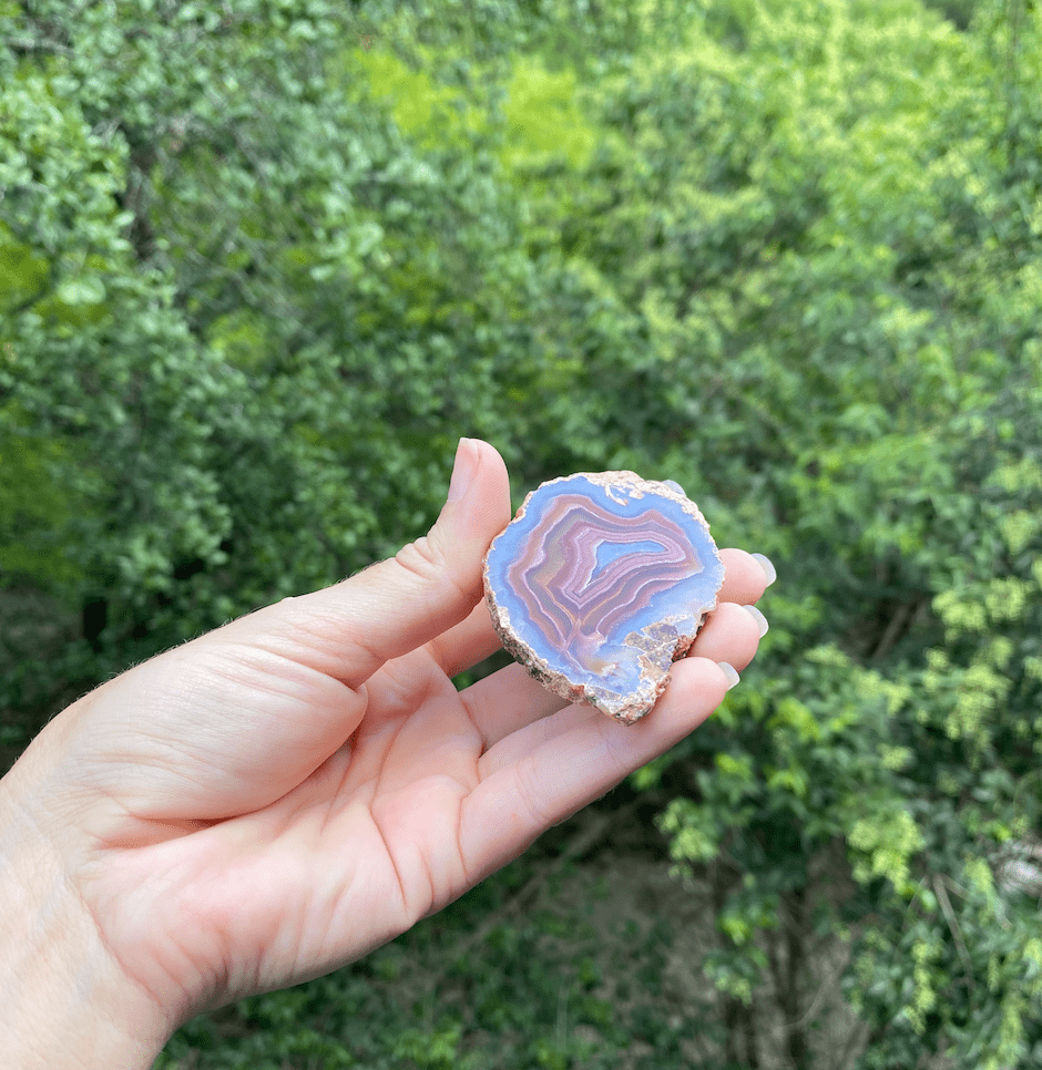 Colorful Brazilian Agate slice with Quartz center and natural skin edging, ideal for balancing energy and eliminating negativity.