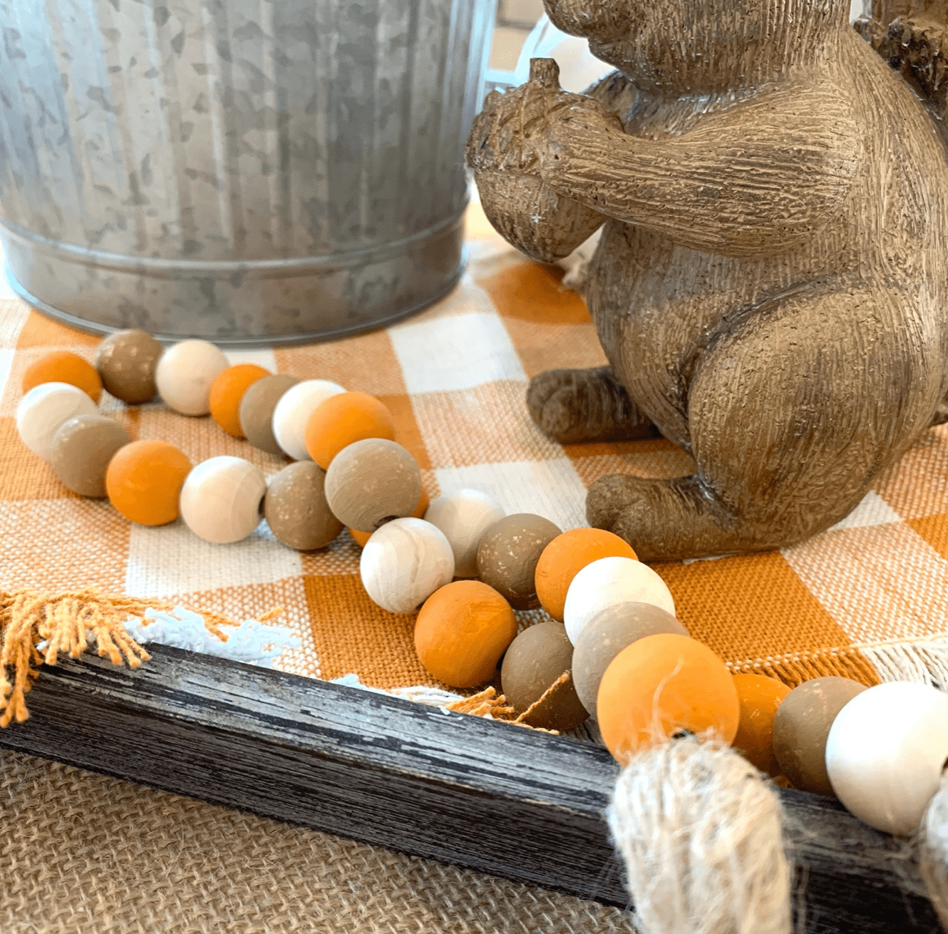 Autumn beaded garland, perfect for decorating your home with warm, seasonal tones and celebrating the beauty of autumn