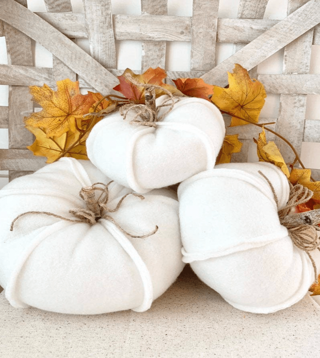 Autumn fabric pumpkin set, perfect for fall decorating and adding a cozy seasonal touch to any space.