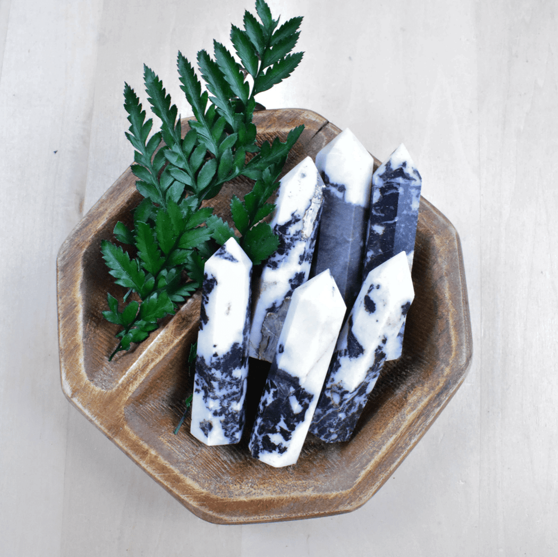 Zebra Jasper Point – a powerful stone for clarity and empathy, perfect for fostering love and enhancing mental well-being