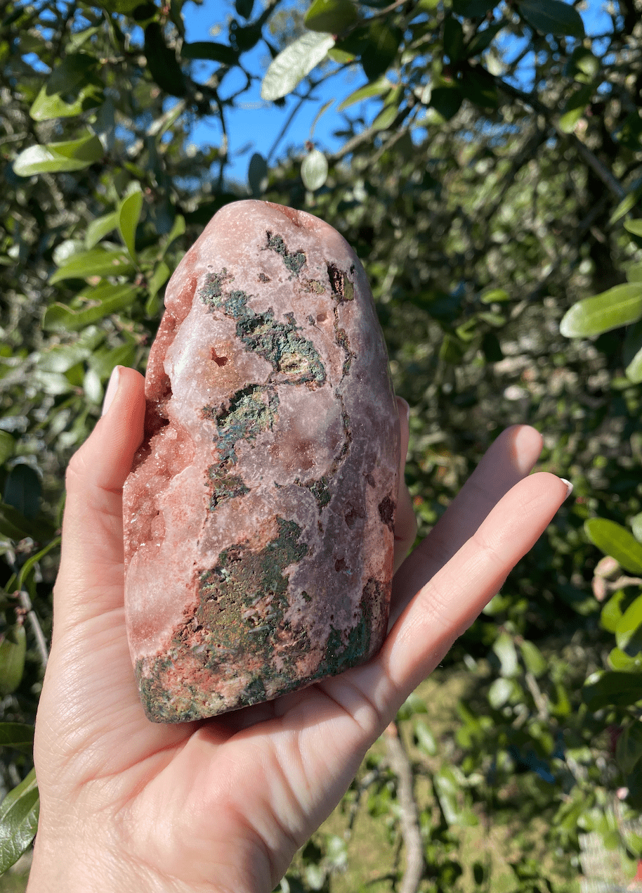 Freeform Crystal Tower features sparkling pink geode cavities, offering beauty and tranquility for meditation or décor