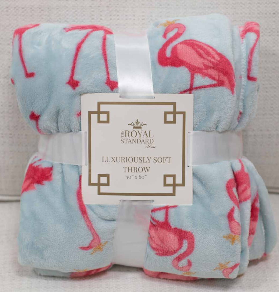 flamingo plush throw blanket, soft and cozy in bright pink, ideal for snuggling up or as a cute and fun gift for any occasion