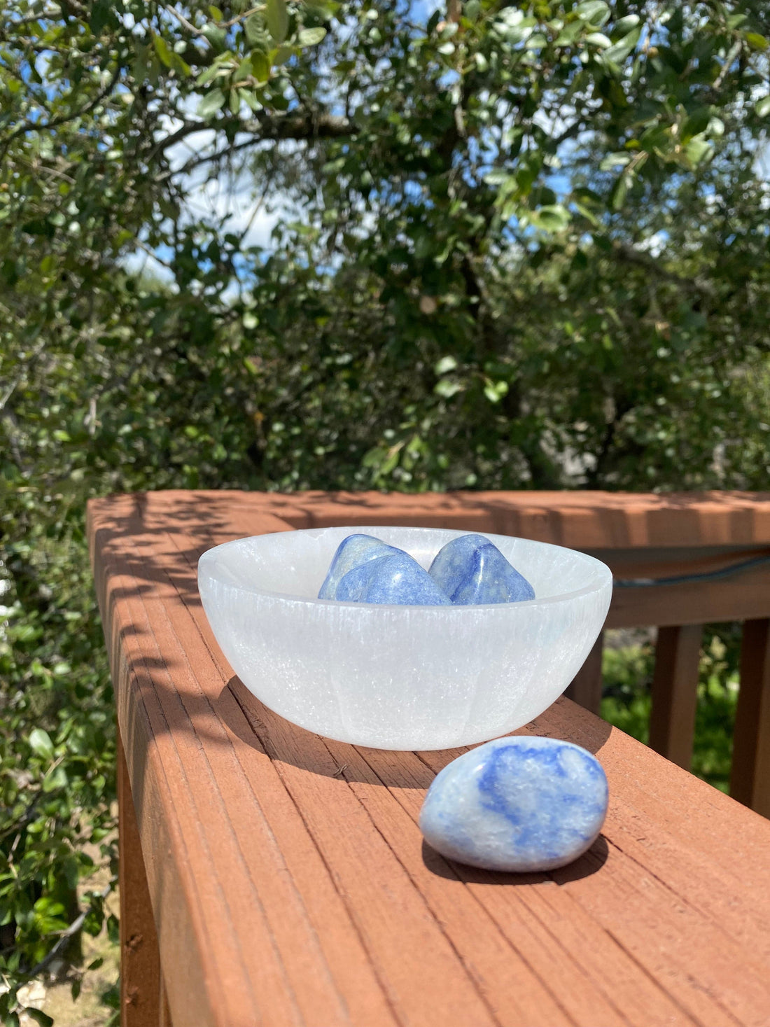 Calming Blue Aventurine stones, aid in decision-making, reduces fiery emotions, and brings peace and balance