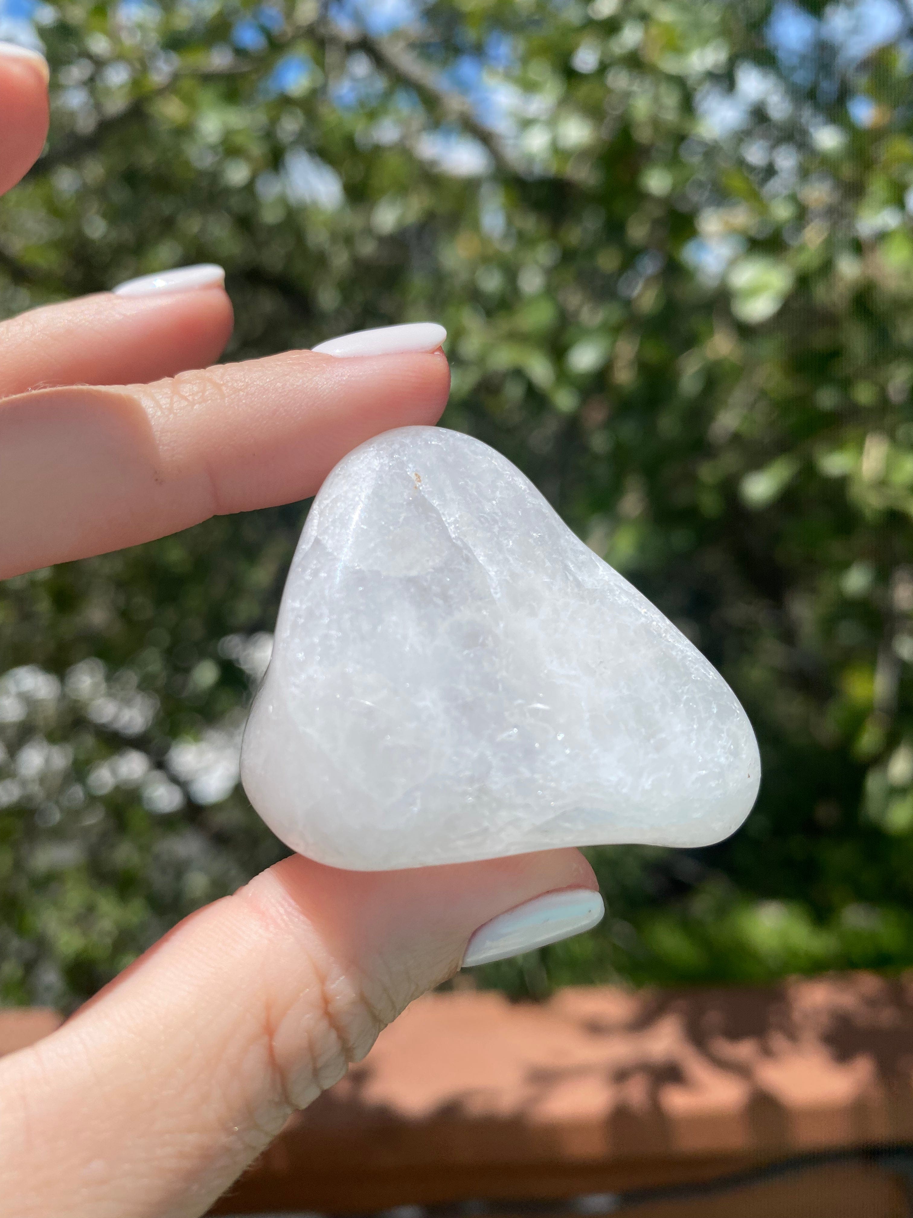 Snow Quartz Tumble activates and cleanses all seven chakras, promoting emotional stability, clarity, and patience for balanced energy