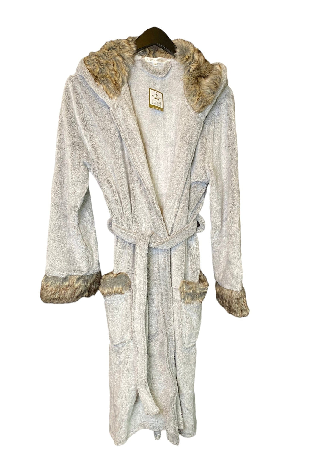 Feel pampered as you wear the Zurich Luxe Robe, designed for stylish relaxation and luxurious comfort at home