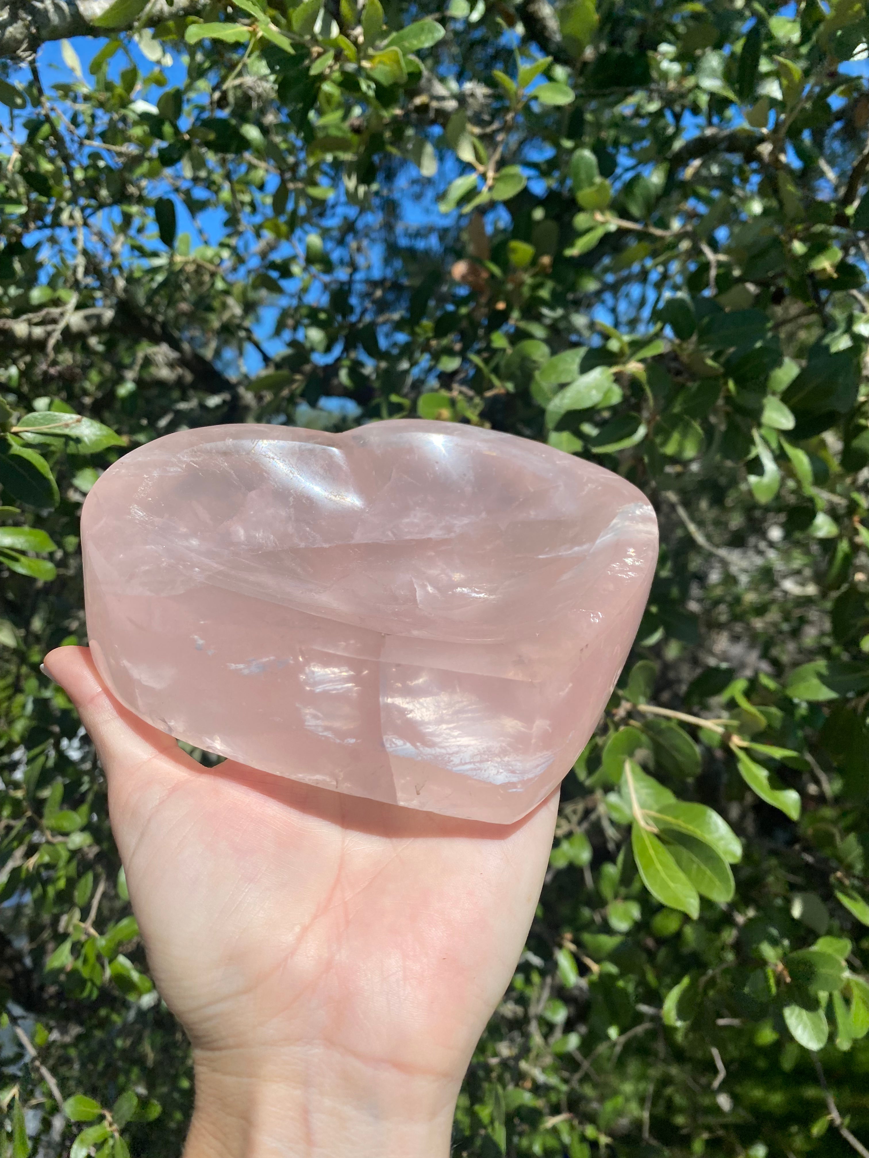 Held under sunlight, the Rose Quartz Heart Bowl shines with stunning pink tones, radiating love and nurturing energy